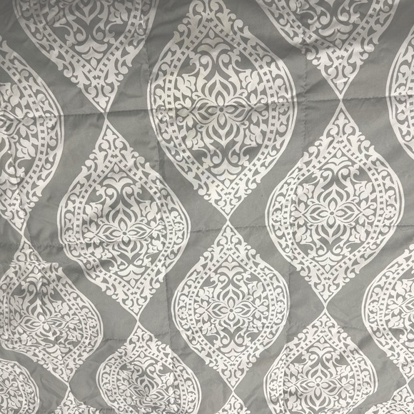 Down alternative comforter - Picture 6 of 6